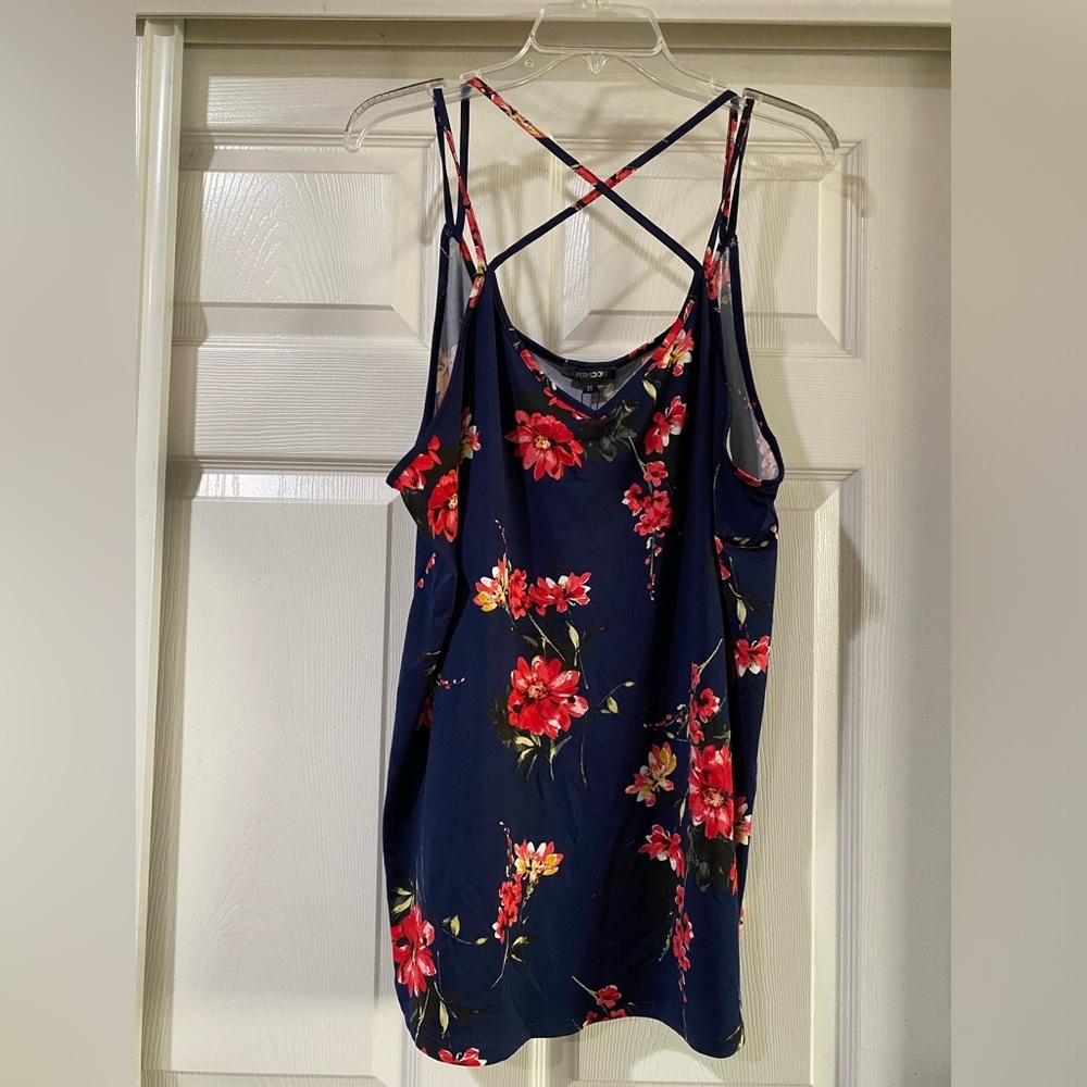 PAPERMOON BASIMA BACK DETAIL KNIT TOP NAVY FLORAL Size 2X NWT